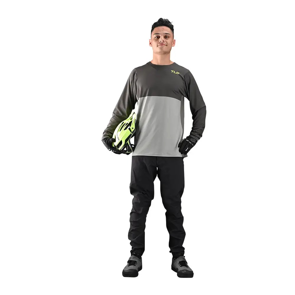 Troy Lee Designs Skyline LS Chill Jersey Breaks Carbon 4 Troy Lee Designs Skyline LS Chill Jersey Breaks Carbon - Image 2