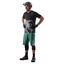 Troy Lee Designs Skyline Air SS Jersey Breaks Carbon -Bike Sales TLD B22S SKYLINEAIR H2T BREAKS CRB 02 fe35769d 33f2 4e22 ab97 852041e84a34